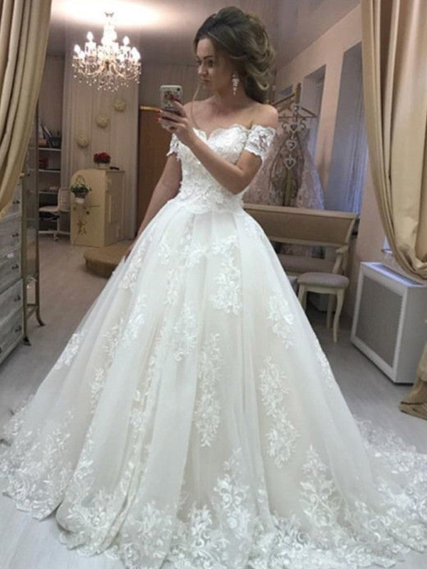 A-Line/Princess Off-the-Shoulder Sleeveless Sweep/Brush Train Applique Tulle Wedding Dresses