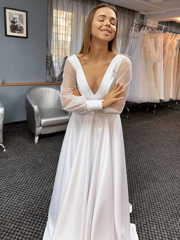 Robe de mariée trapèze/princesse en satin, volants, col en V, manches longues, traîne courte