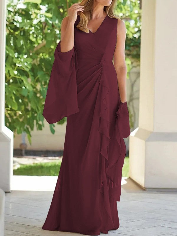 Eng anliegendes/säulenförmiges Chiffon-Kleid mit Plissee, V-Ausschnitt, ärmellos und bodenlang für die Mutter der Braut