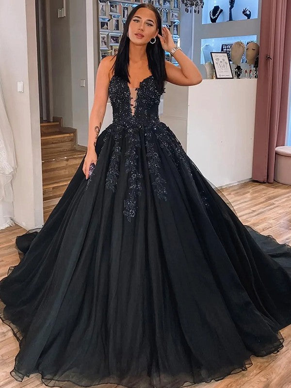 Ball Gown Tulle Applique V-neck Sleeveless Court Train Dresses