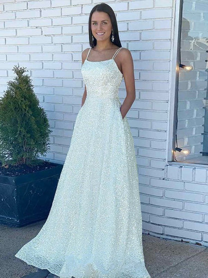 Robe trapèze/princesse à paillettes, bretelles spaghetti, sans manches, traîne courte