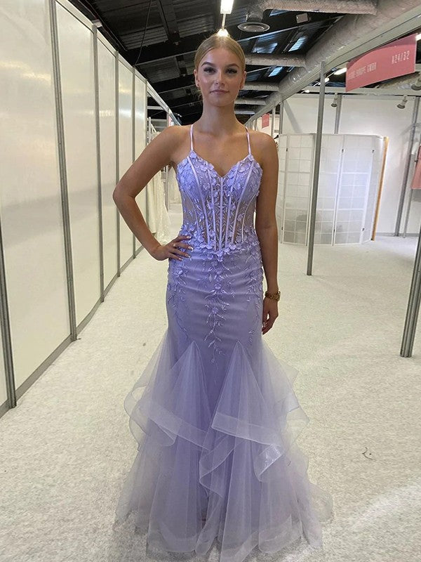 Robe fourreau/colonne en tulle avec appliques, col en V, sans manches, traîne courte
