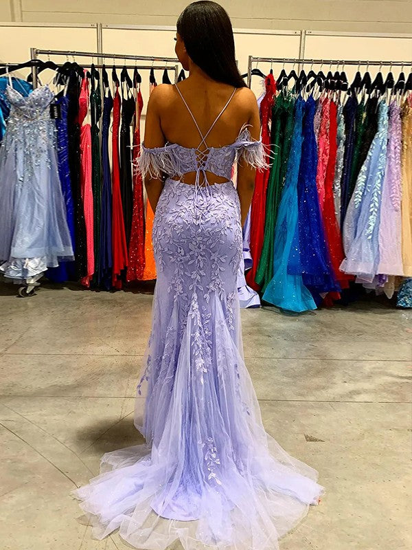 Robe fourreau/colonne en tulle avec appliques, col en V, sans manches, traîne courte
