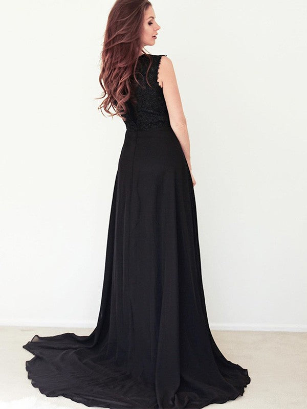 Robe trapèze/princesse en mousseline de soie, décolleté plongeant, traîne courte, appliques, sans manches