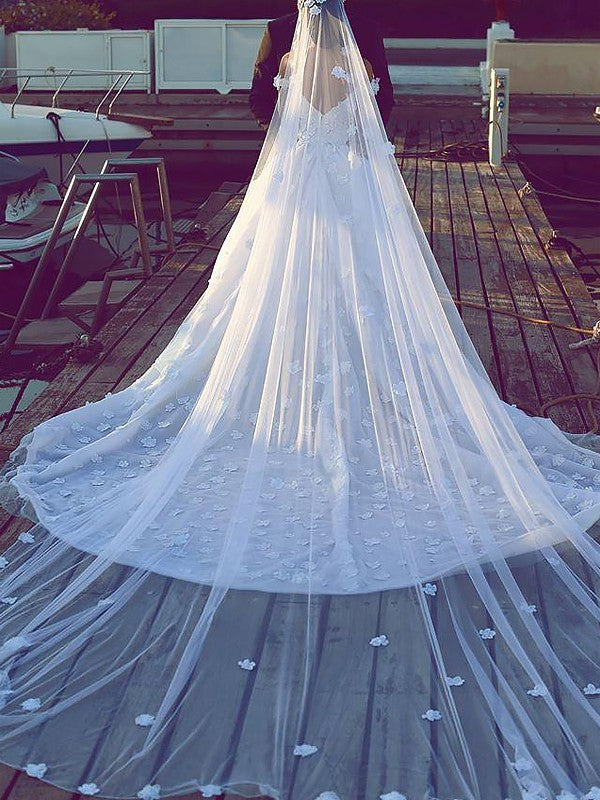 Robe de mariée en tulle, col en V, sans manches, traîne chapelle