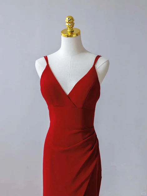 Belle robe de soirée longue rouge sirène à bretelles, robe de soirée longue fendue sur la jambe rouge