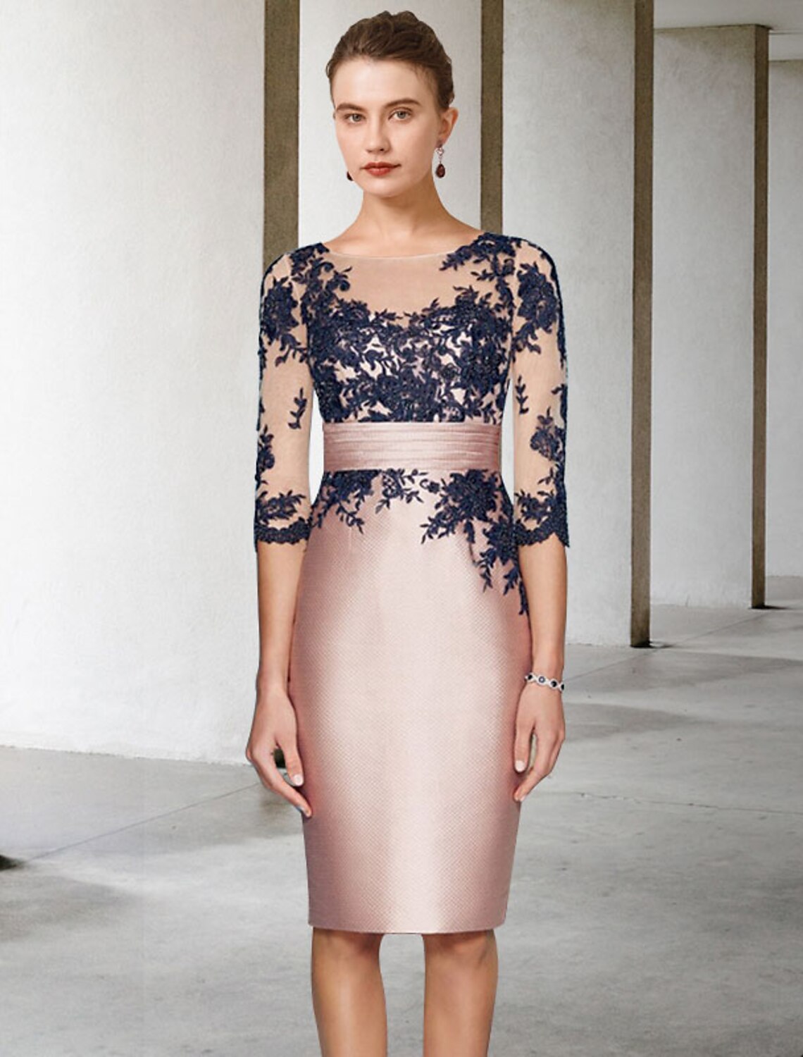 Zweiteiliges Etuikleid/Säulenkleid für die Mutter der Braut, Hochzeitsgast, Kirche, elegant, Rundhalsausschnitt, knielang, Satin, Spitze, 3/4-Ärmel, kurze Jacke, Kleider mit Applikationen, Farbblock
