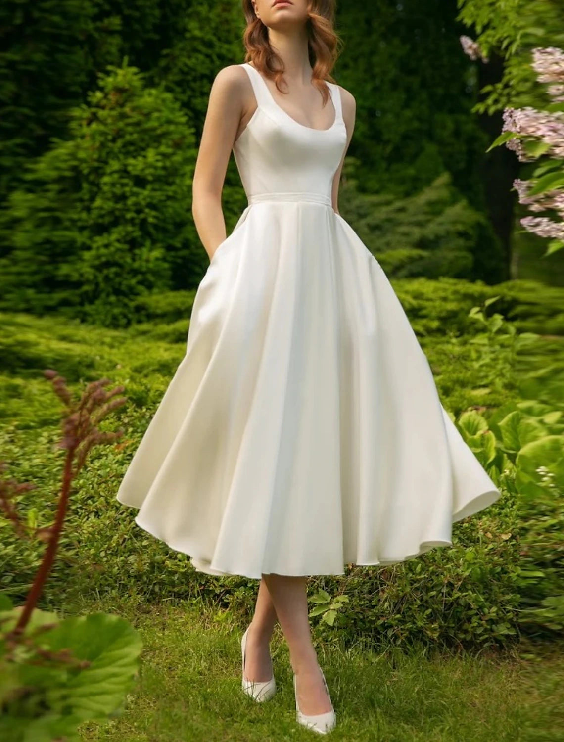 Hall Little White Dresses Brautkleider A-Linie Rundhalsausschnitt Ärmellos Tee Länge Satin Brautkleider Mit Falten Einfarbig