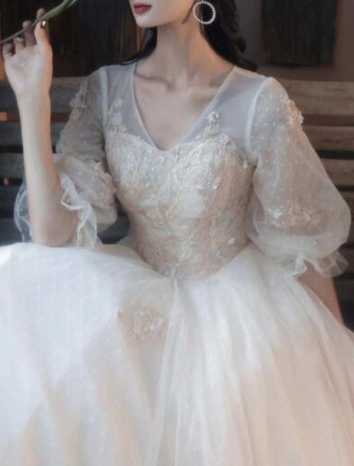 Robe de bal vintage à fleurs, col en V, manches mi-longues, longueur au sol, tulle avec plis brodés