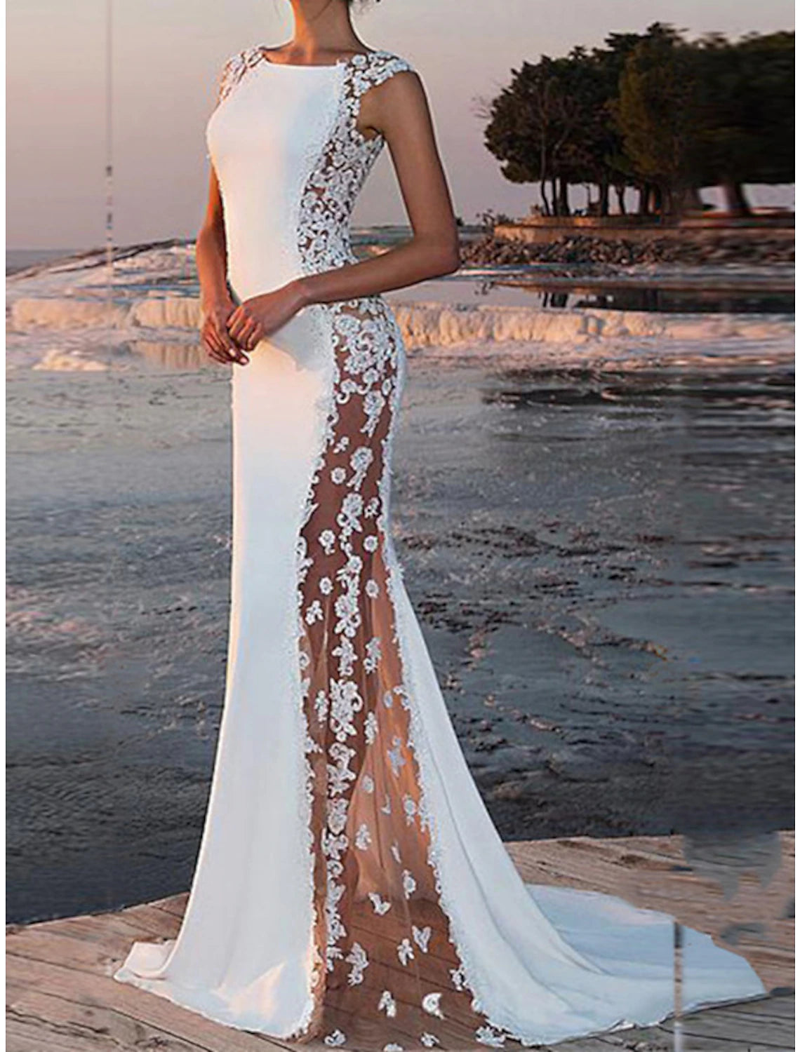 Robes de mariée de plage fourreau/colonne, col rond, sans manches, traîne courte, robes de mariée en dentelle avec appliques