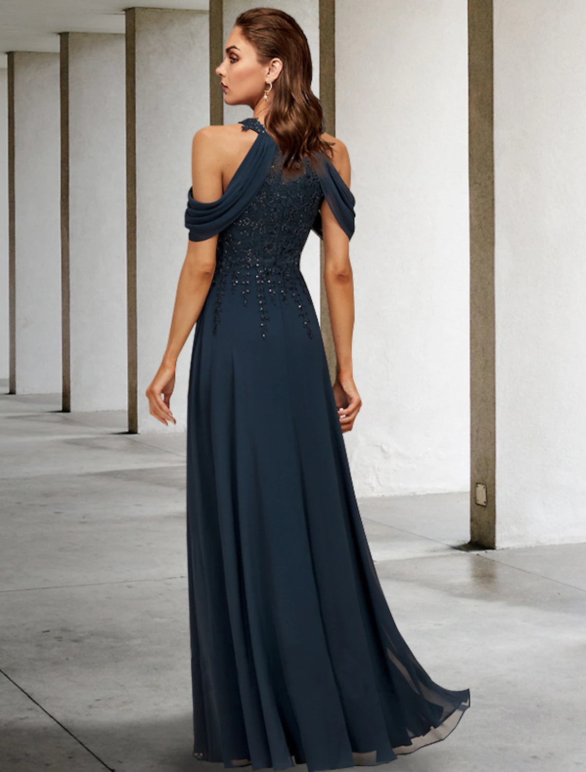 A-Linien-Kleid für die Mutter der Braut, Hochzeitsgast, elegant, Übergröße, Neckholder, bodenlang, Spitze, Tüll, mit Pailletten, ärmellos, mit Pailletten-Applikationen