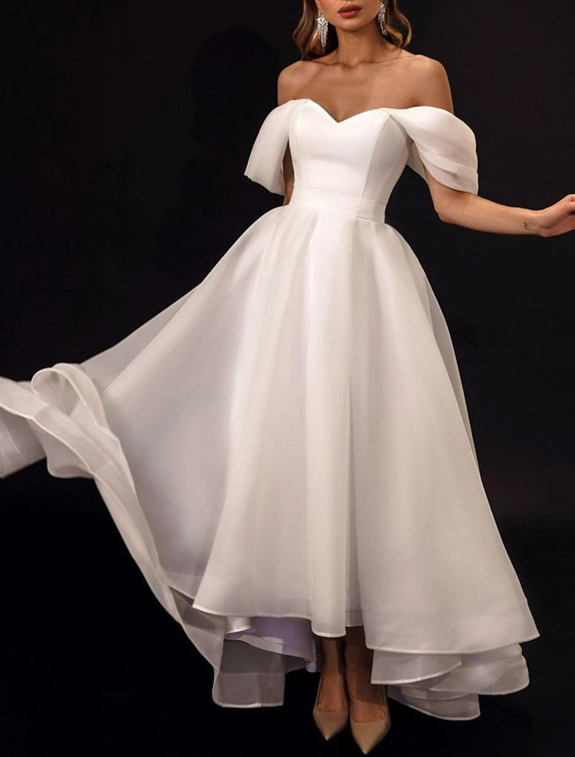 Empfang Kleine Weiße Kleider Brautkleider A-Linie Off Shoulder Flügelärmeln Asymmetrische Organza Brautkleider Mit Volltonfarbe