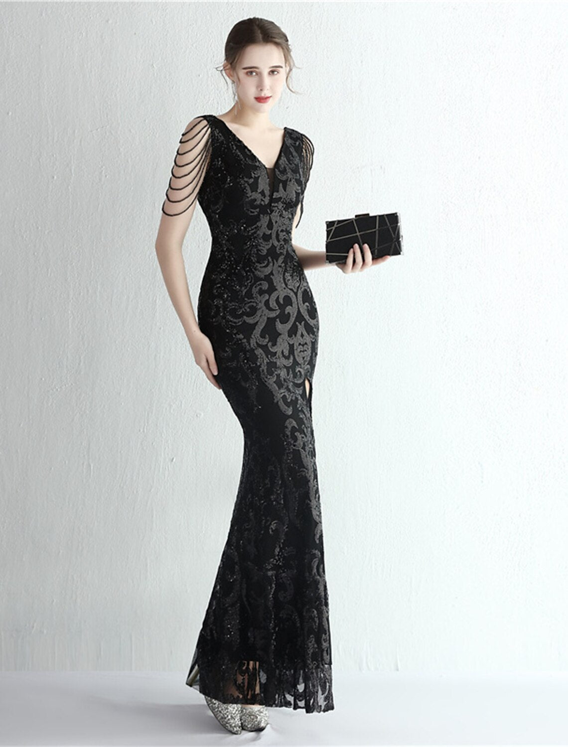 Robe de soirée sirène/trompette scintillante et brillante, longueur au sol, manches courtes, col en V, paillettes avec fente en paillettes