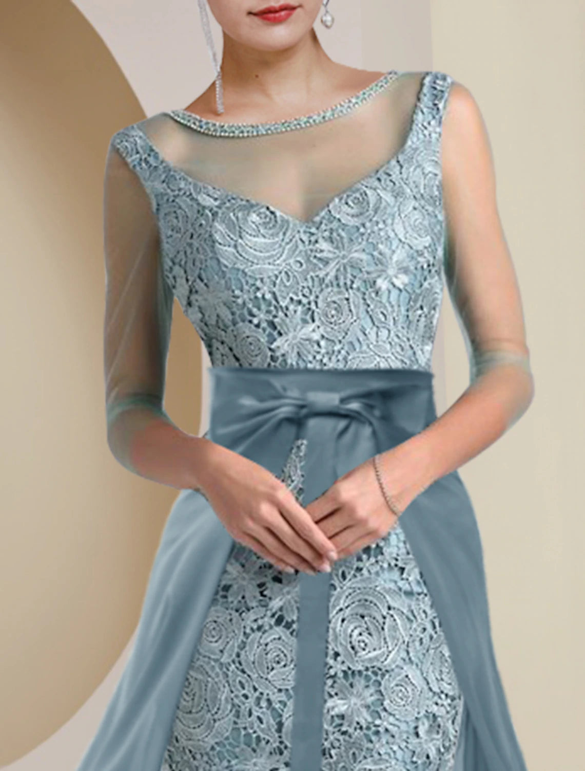 Robe de mère de la mariée deux pièces, fourreau/colonne, élégante, vintage, col bijou, longueur genou, mousseline, dentelle, manches 3/4, avec appliques de perles
