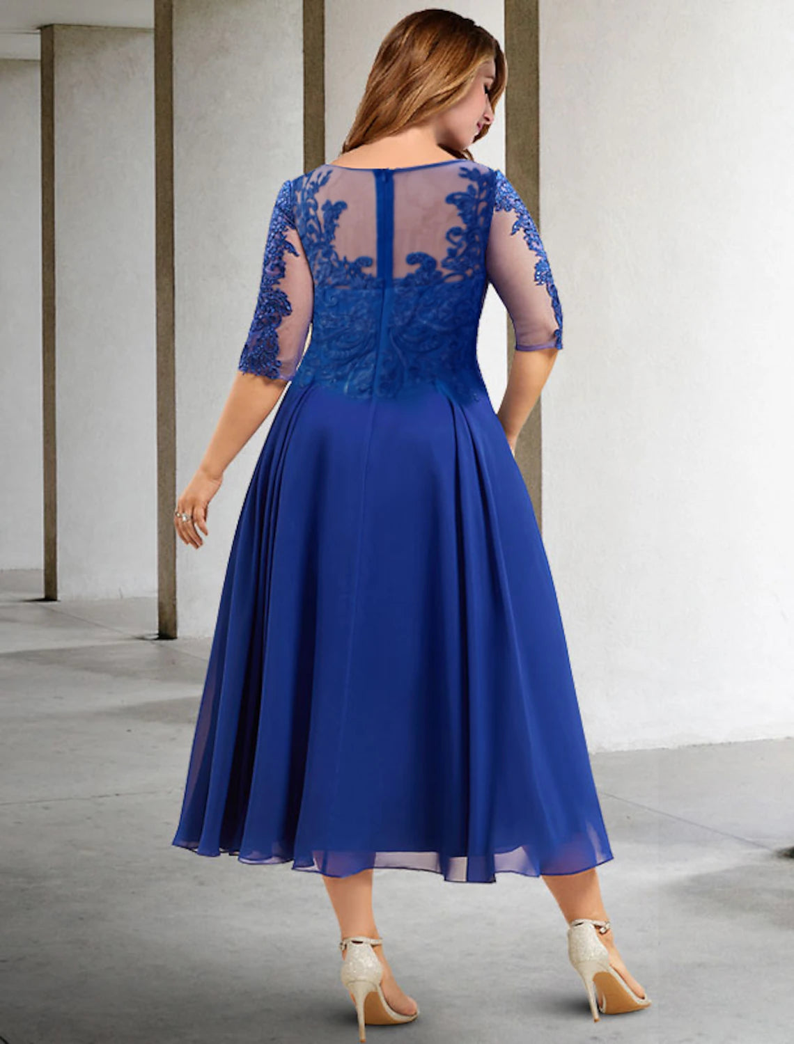 A-Linie Plus Size Curve Kleider für die Brautmutter Elegantes Kleid Formeller Hochzeitsgast Teelänge Halbarm Rundhals Chiffon mit Falten Paillettenapplikationen