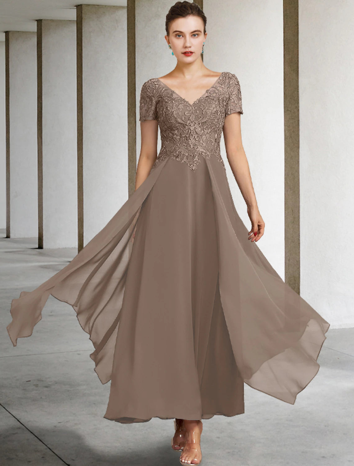 A-Linien-Kleid für die Brautmutter, Übergröße, elegant, V-Ausschnitt, knöchellang, Chiffon, Spitze, kurze Ärmel, mit Applikationen