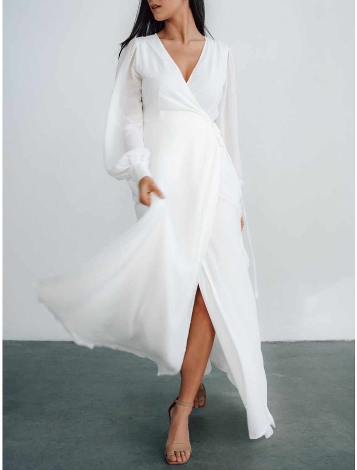 Kleine weiße Kleider Brautkleider A-Linie V-Ausschnitt Langarm Knöchellang Chiffon Brautkleider mit Falten Schlitz vorne