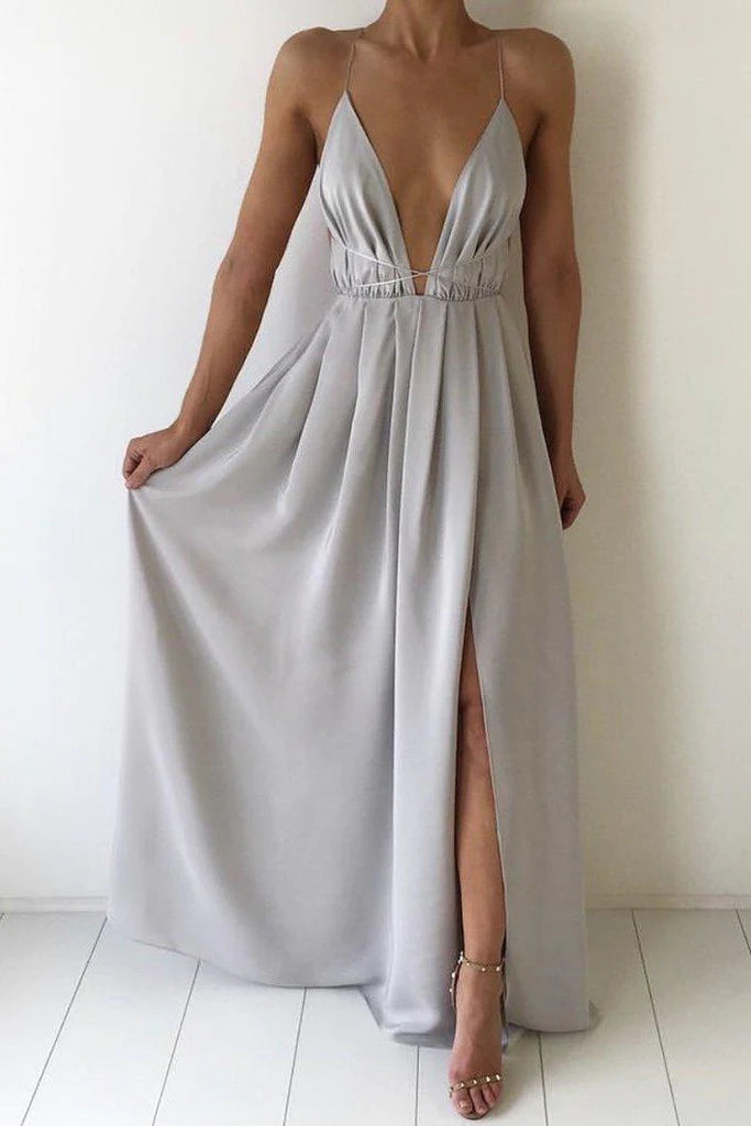 Reifes Ballkleid mit V-Ausschnitt, dünnen Schultergurten, dünnen Schultergurten, offenem Rücken und Schlitz vorne