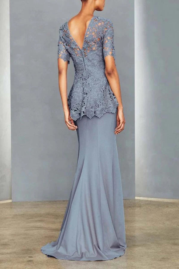 Kleid für die Brautmutter mit einem Kragen und kurzen Ärmeln und Fischschwanz-Schnitt