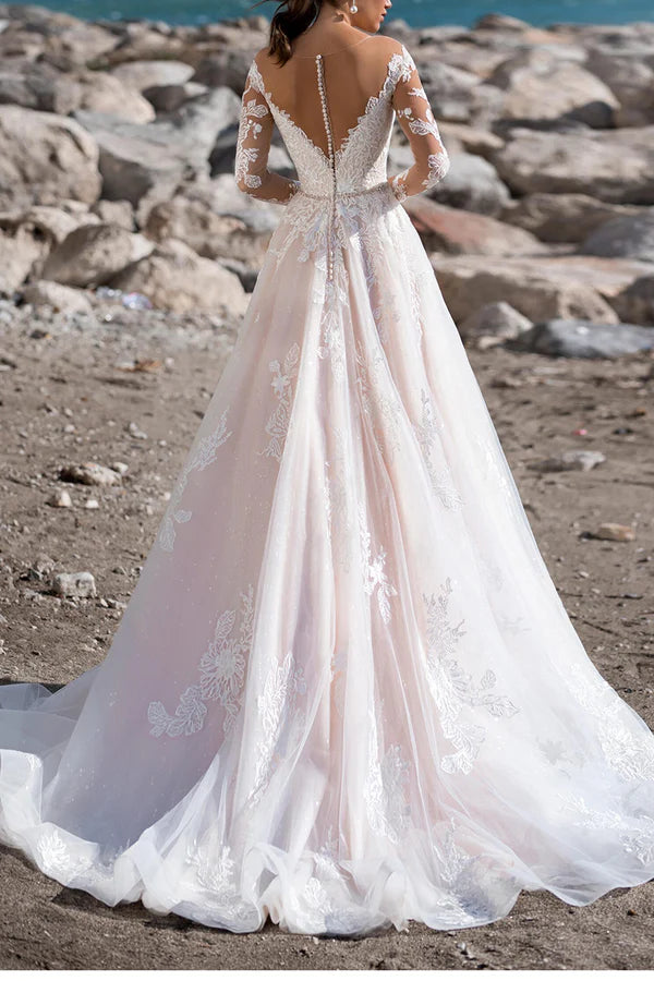 Robe de mariée unie à manches longues et col illusion en dentelle