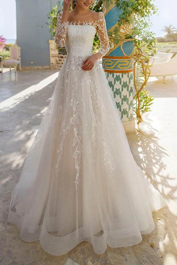 Brautkleid mit langen Ärmeln und Illusion-Ausschnitt aus Spitze