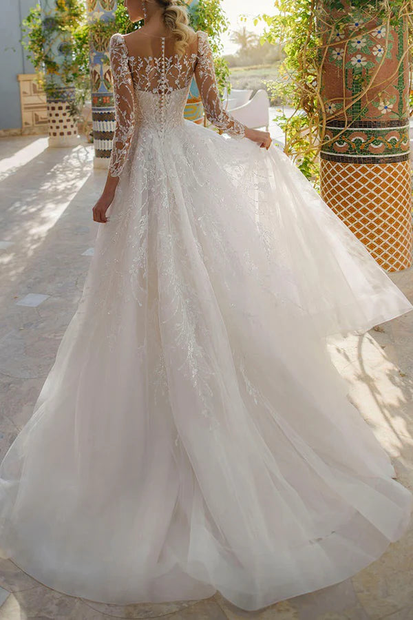 Brautkleid mit langen Ärmeln und Illusion-Ausschnitt aus Spitze