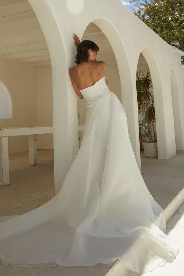 Robe de mariée plissée en queue de poisson avec traîne amovible et sans bretelles