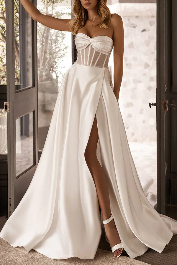Robe de mariée en satin à fente haute en forme de cœur
