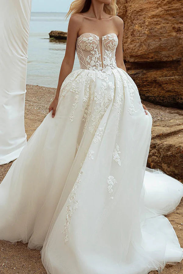 Robe de mariée unie à manches longues et col en V avec dentelle illusion