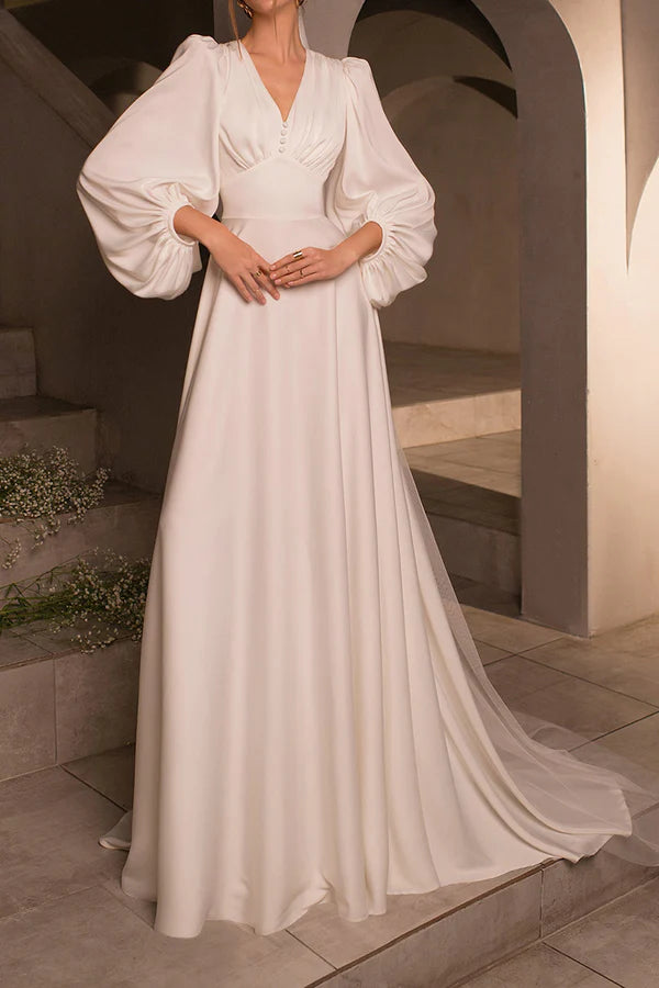 Robe de mariée minimaliste en satin à col en V et manches longues