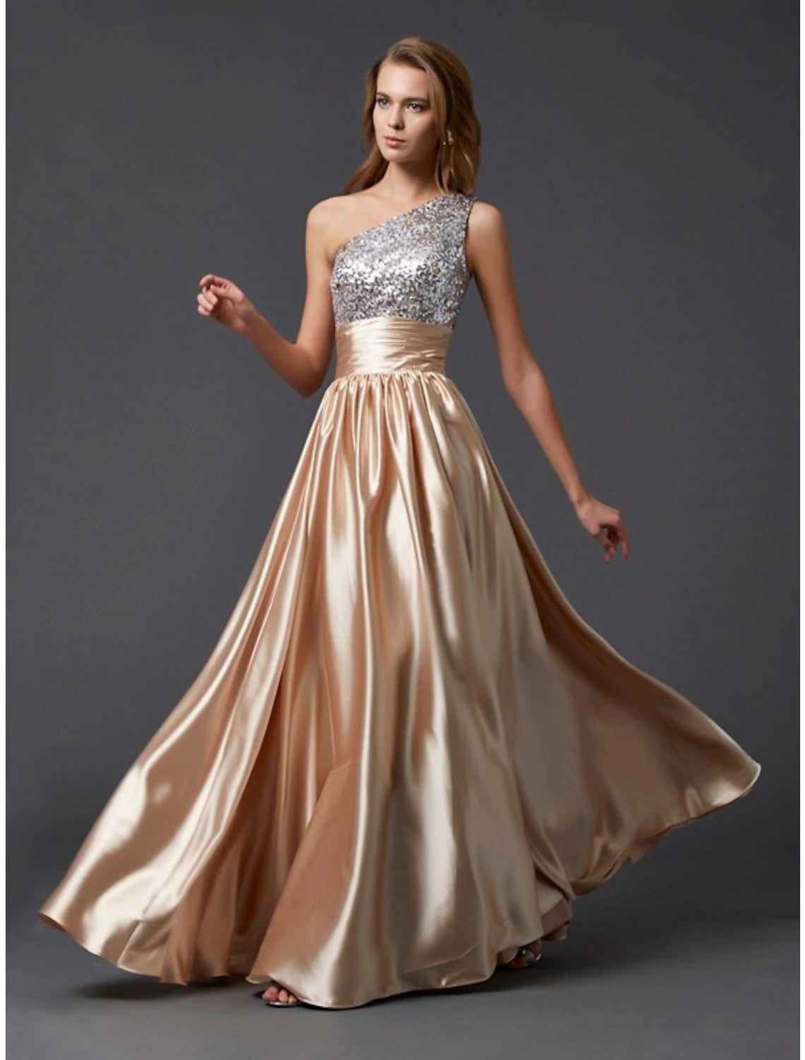 Robe de bal trapèze scintillante et brillante, tenue de soirée, de mariage, longueur au sol, sans manches, asymétrique, en charmeuse avec plis et paillettes