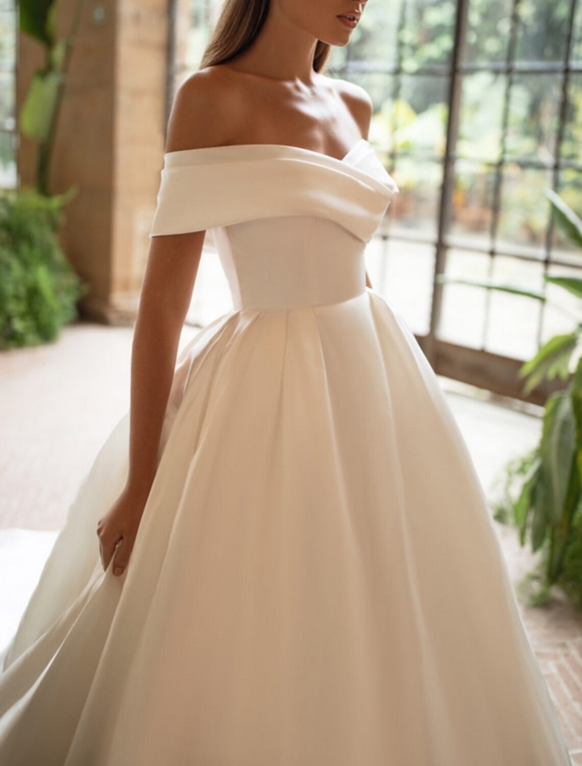 Robes de mariée de fiançailles formelles, robe de bal, épaules dénudées, manches courtes, traîne courte, robes de mariée en satin avec fronces