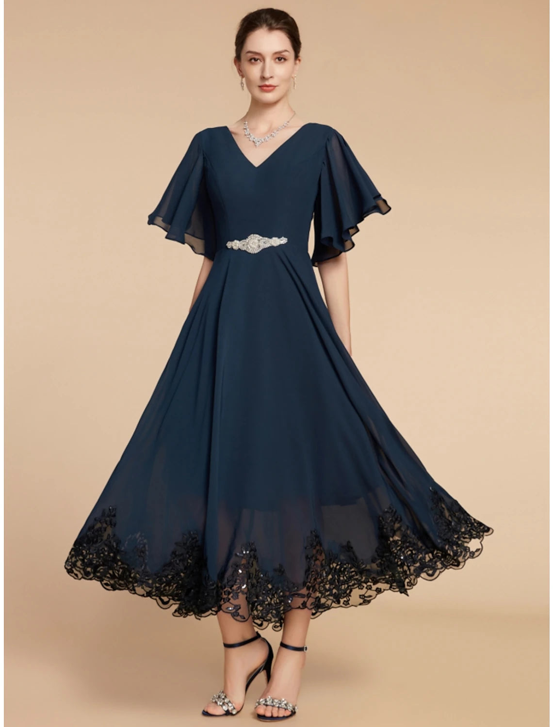 A-Linie Kleid für die Brautmutter, Hochzeitsgast, elegant, Vintage, V-Ausschnitt, knöchellang, Chiffon, Spitze, kurze Ärmel, mit Kristallbrosche, Rüschen, einfarbig