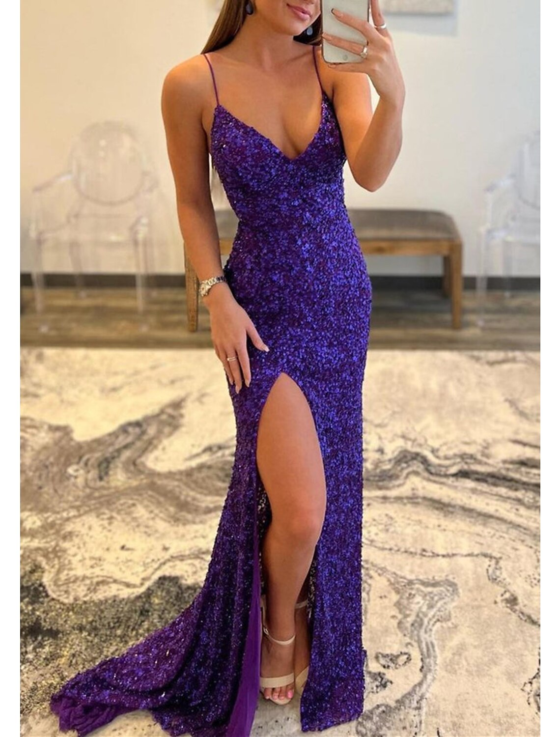 Meerjungfrau/Trompete Ballkleider Sparkle &amp; Shine Kleid Formelle Hochzeitsgast Sweep/Pinsel Zug Ärmellos V-Ausschnitt Pailletten Rückenfrei mit Pailletten Schlitz