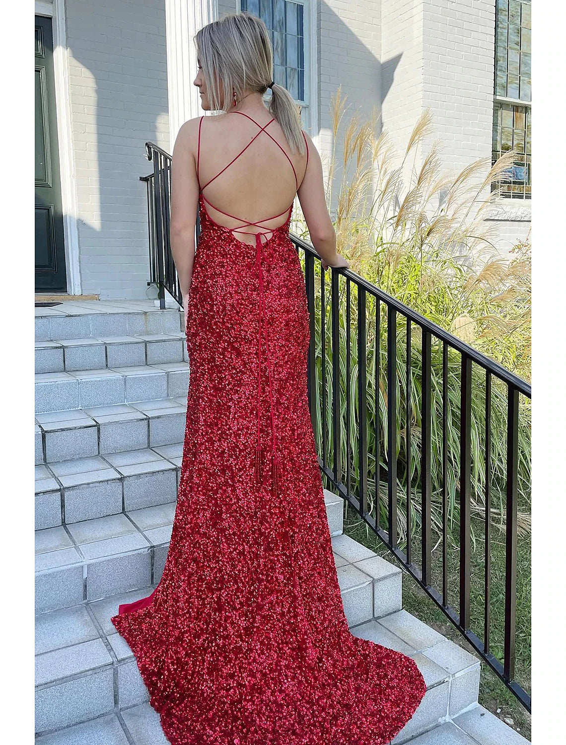 Robe de bal sirène/trompette, robe tendance, soirée de mariage formelle, traîne à balayage/pinceau, sans manches, bretelles spaghetti, dos nu pailleté avec fente à paillettes