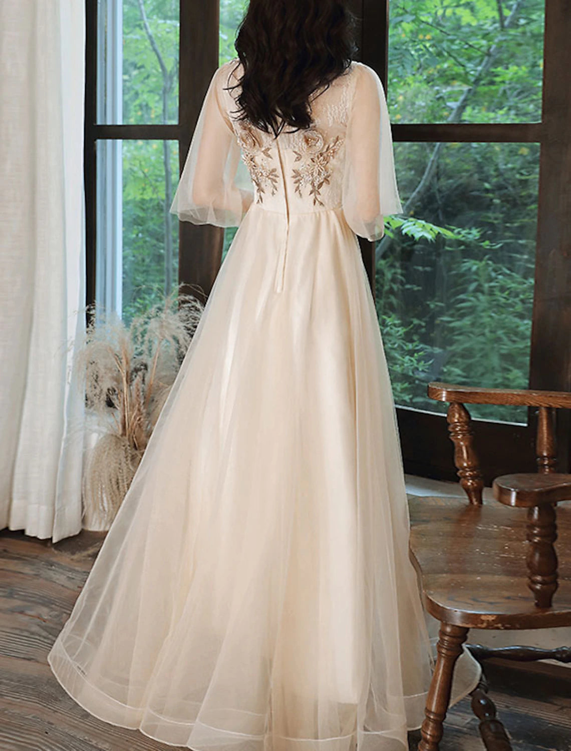 Robe de bal trapèze mignonne, robe de Saint-Valentin, longueur au sol, manches mi-longues, col en V, tulle avec appliques de perles