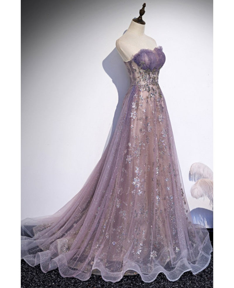 Robe de soirée élégante et noble en dentelle violette sans manches avec une fine robe de soirée scintillante en forme de A/Sweetheart Princess Sweeping Train avec bords volantés, dos nu et longueur au sol