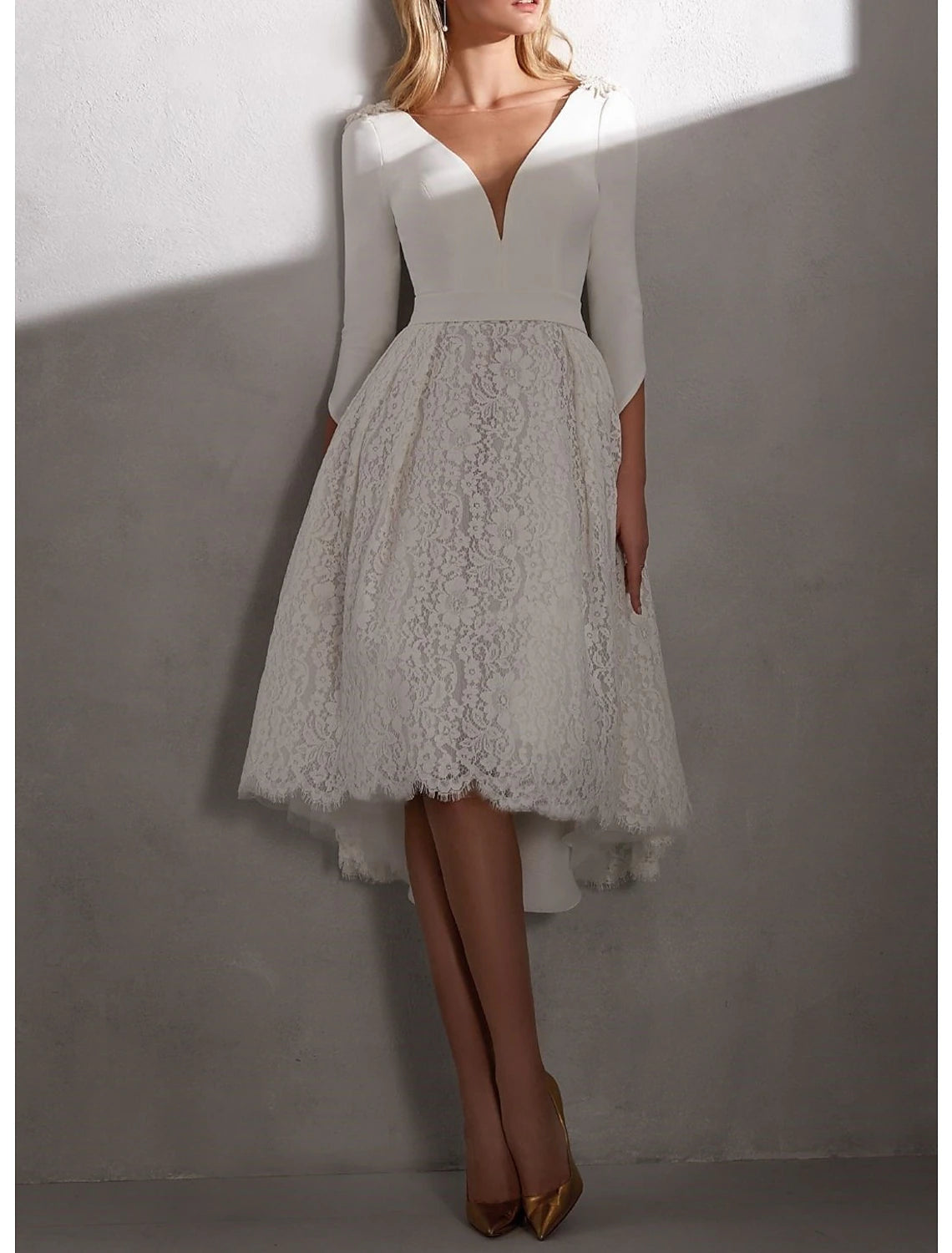 Empfang Einfache Brautkleider Brautkleider Etui/Säule Off Shoulder Flügelärmelchen Tee Länge Spitze Brautkleider Mit Applikationen Geschlitzte Vorderseite