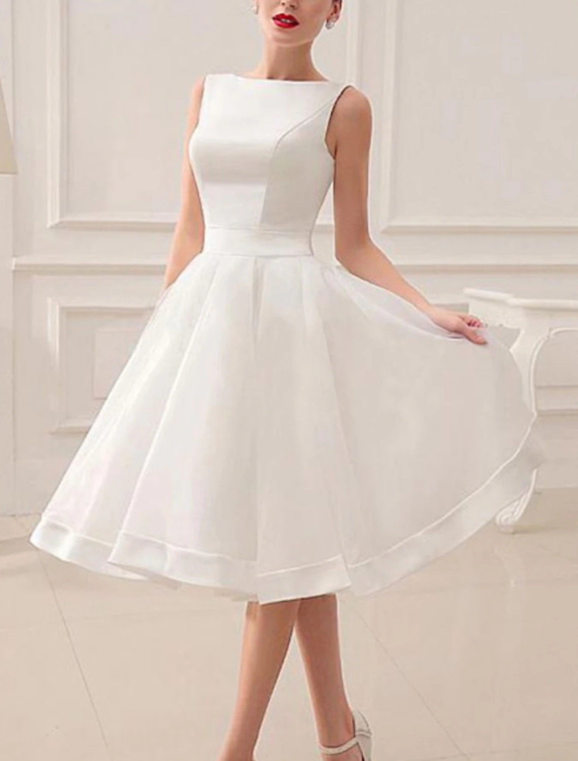 Empfang Vintage 1940er / 1950er Jahre Kleine weiße Kleider Brautkleider A-Linie Rundhalsausschnitt Ärmellos Knielang Satin Brautkleider mit Schleife(n)