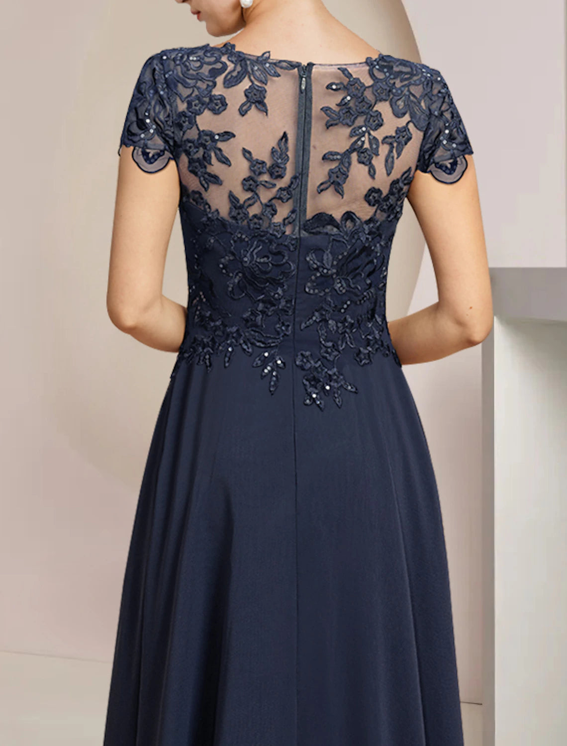 A-Linien-Kleid für die Mutter der Braut, formeller Hochzeitsgast, elegant, hoch, tief, U-Ausschnitt, asymmetrisch, knielang, Chiffon, Spitze, kurze Ärmel mit Pailletten-Applikationen