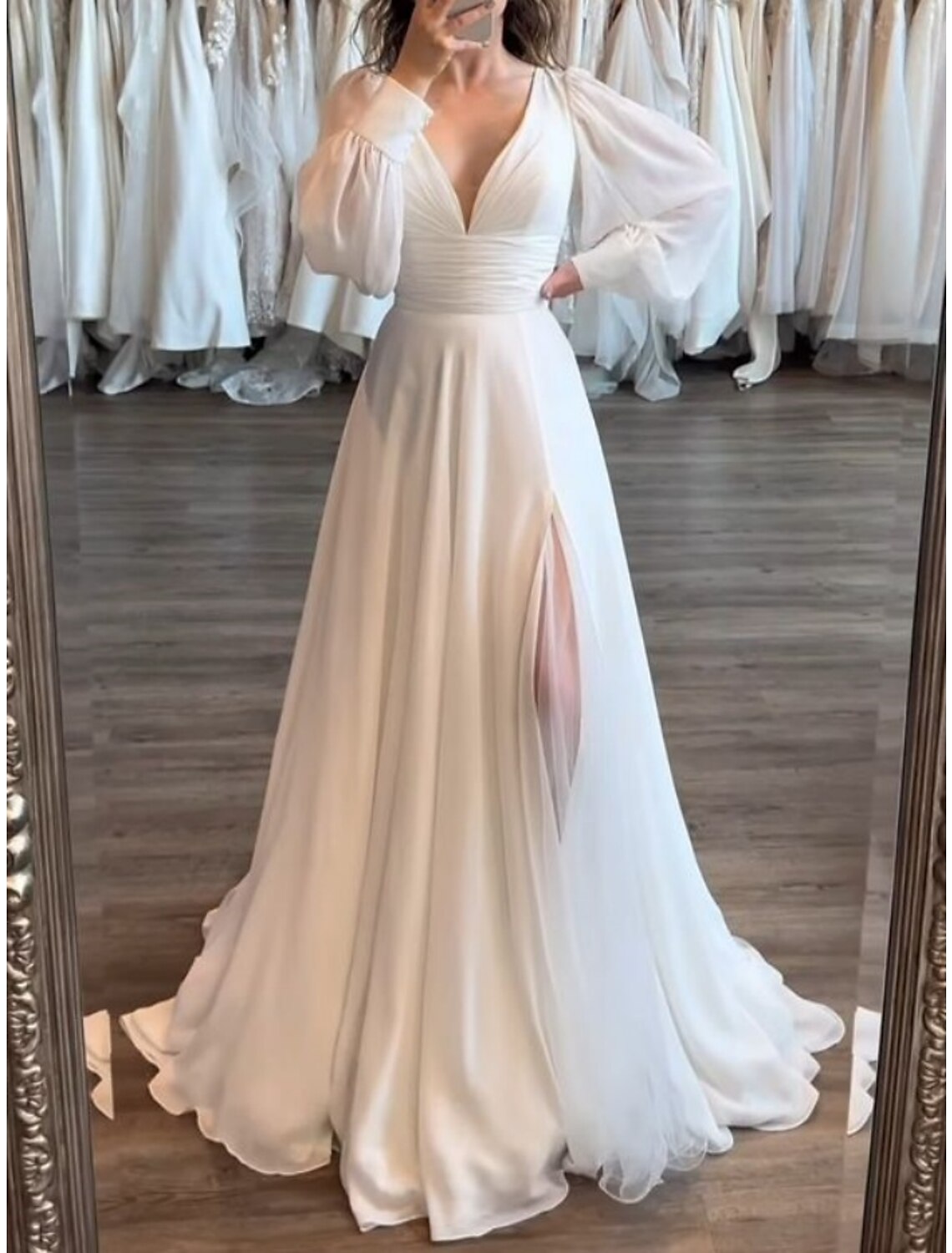 Reife Brautkleider A-Linie V-Ausschnitt Langarm Sweep / Pinsel Schleppe Chiffon Brautkleider mit Falten gerüscht
