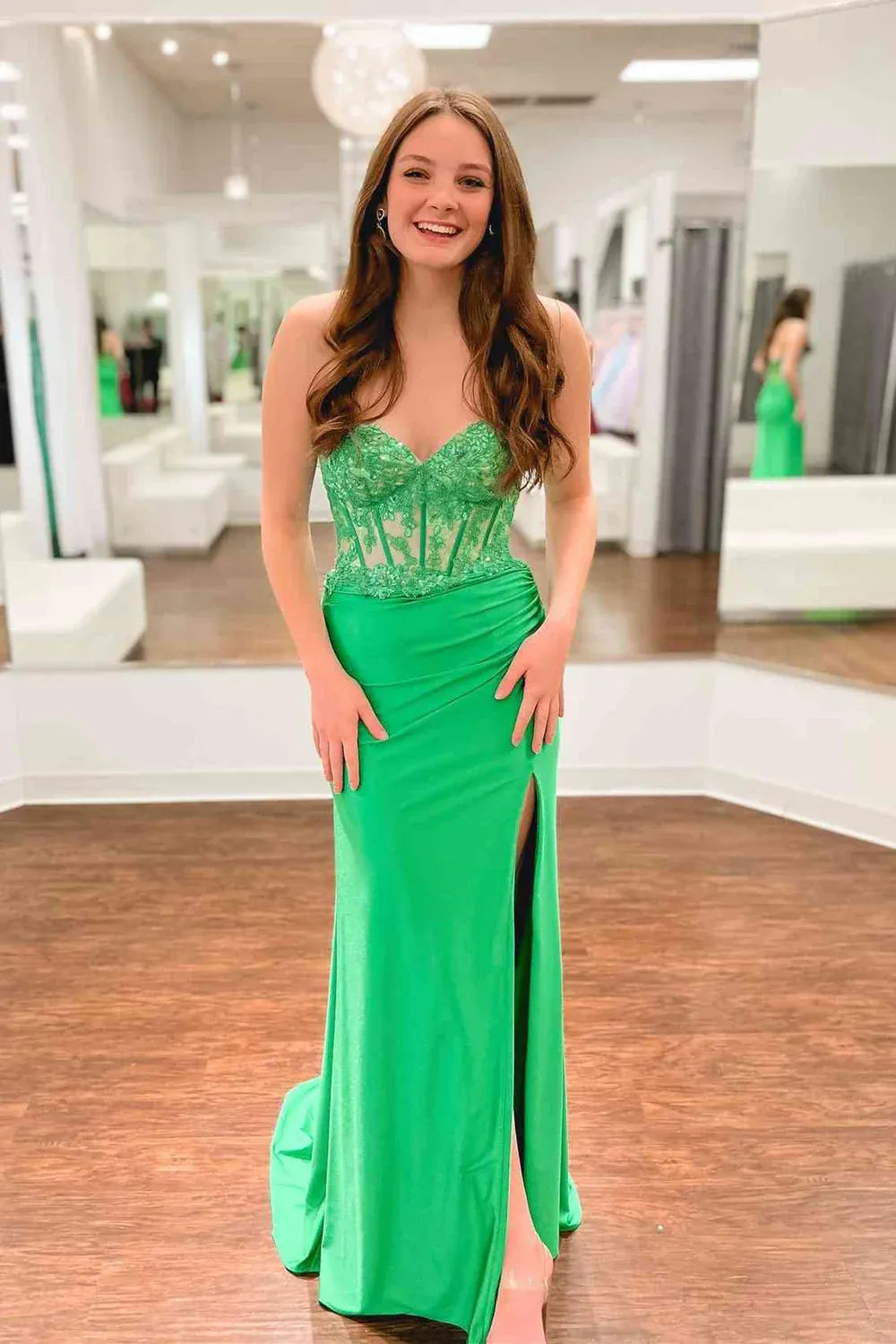 Vibrant Green Mermaid Sweetheart Strapless Sheer-Back Floor-Length Prom Dress