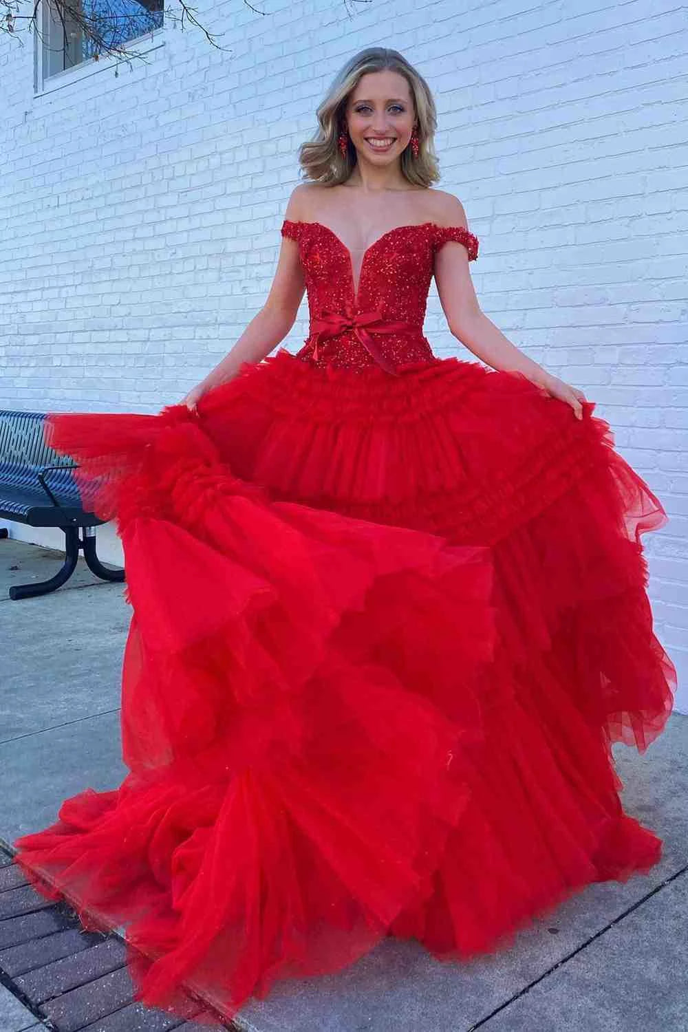 Vibrant Red Ball‑Gown Off‑The‑Shoulder Short‑Sleeve Open‑Back Floor‑Length Prom Dress