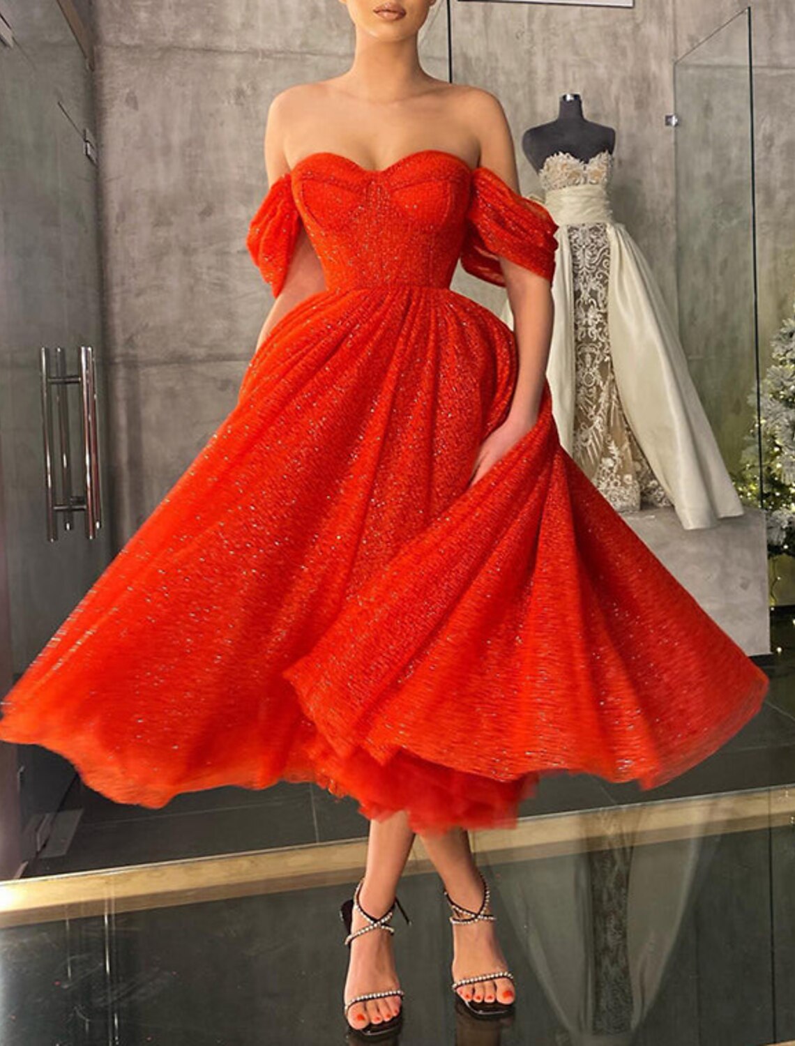 Robe de bal trapèze, corset, robe de soirée, de mariage, d'anniversaire, longueur thé, sans manches, épaules dénudées, tulle avec paillettes