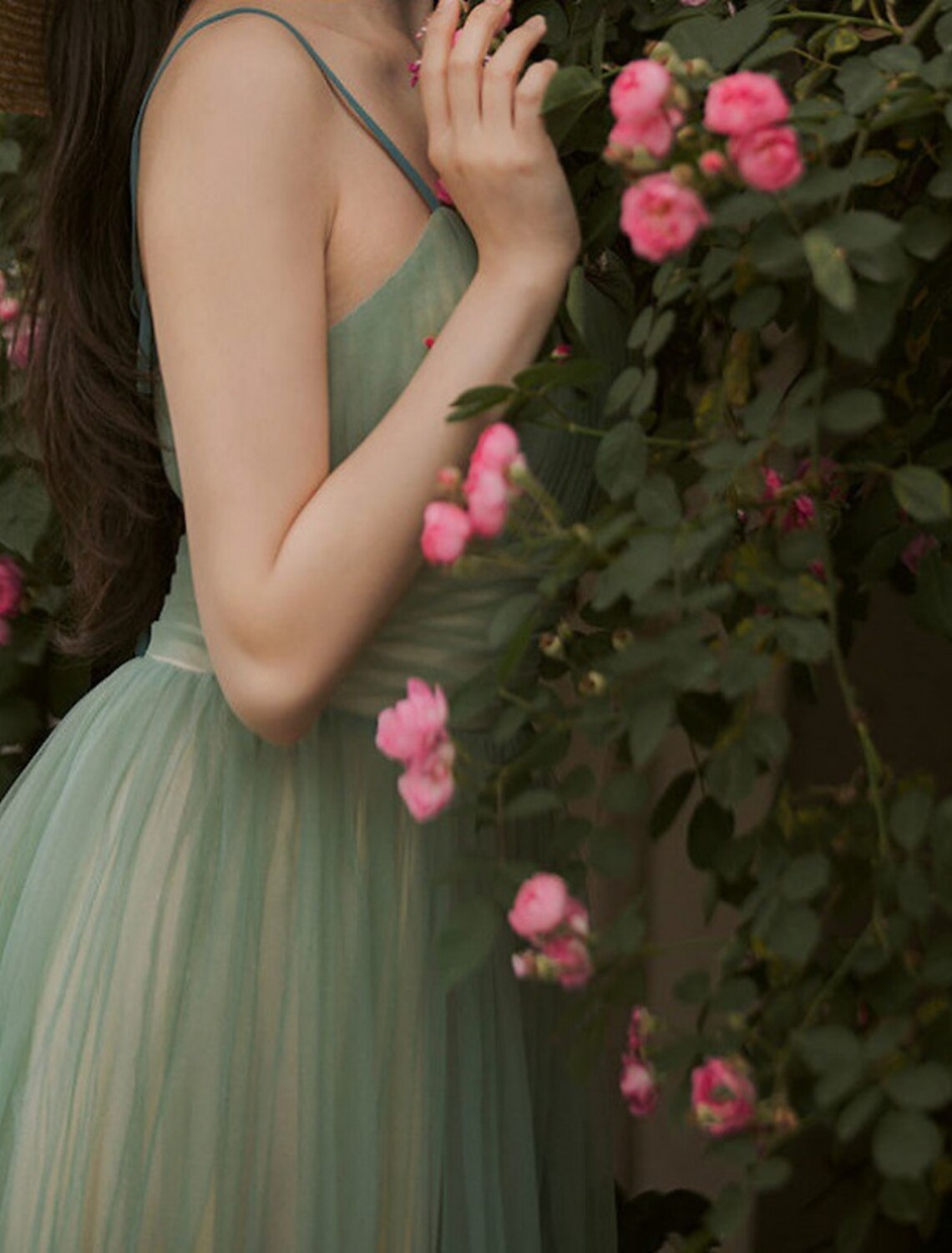 A-Linie Hochzeitsgastkleider Gestuftes Plisseekleid Urlaub Sommer Knöchellang Ärmellos Spaghettiträger Brautjungfernkleid Tüll mit Rüschen