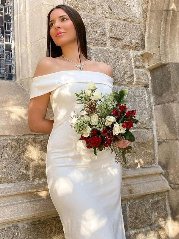 Etui-Linie/Säule Stretch-Krepp Rüschen Off-the-Shoulder Ärmellos Bodenlang Brautkleider