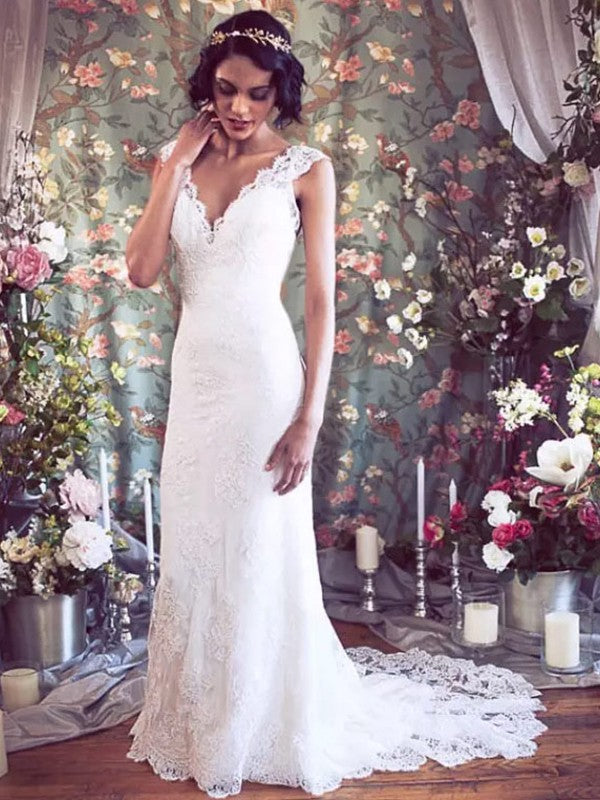 Robe de mariée fourreau/colonne en tulle et dentelle, col en V, sans manches, traîne courte