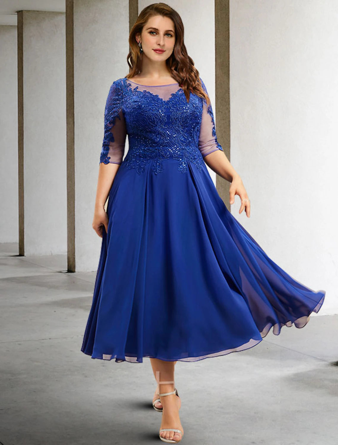 A-Linie Plus Size Curve Kleider für die Brautmutter Elegantes Kleid Formeller Hochzeitsgast Teelänge Halbarm Rundhals Chiffon mit Falten Paillettenapplikationen