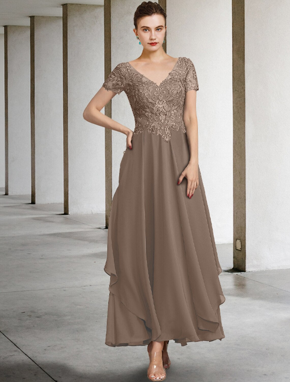 A-Linien-Kleid für die Brautmutter, Übergröße, elegant, V-Ausschnitt, knöchellang, Chiffon, Spitze, kurze Ärmel, mit Applikationen