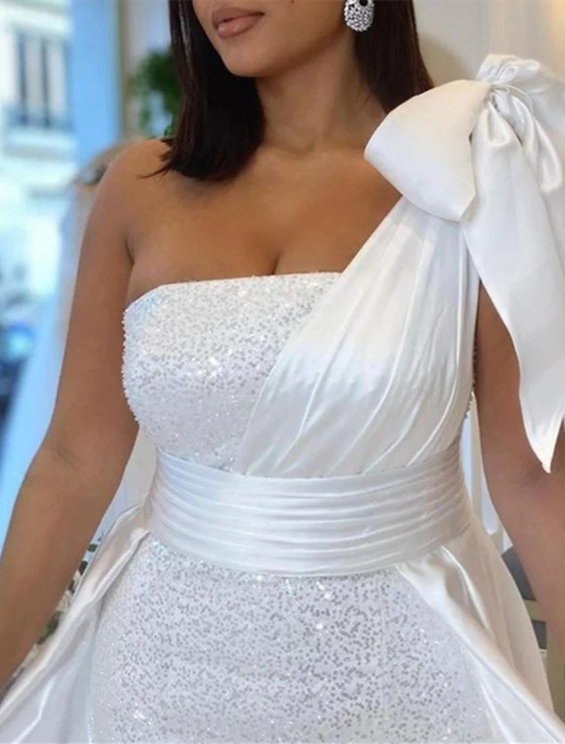 Saal Brautkleider Meerjungfrau / Trompete Ein-Schulter Ärmellos Kapelle-Schleppe Pailletten Brautkleider Mit Schleife(n) Pailletten